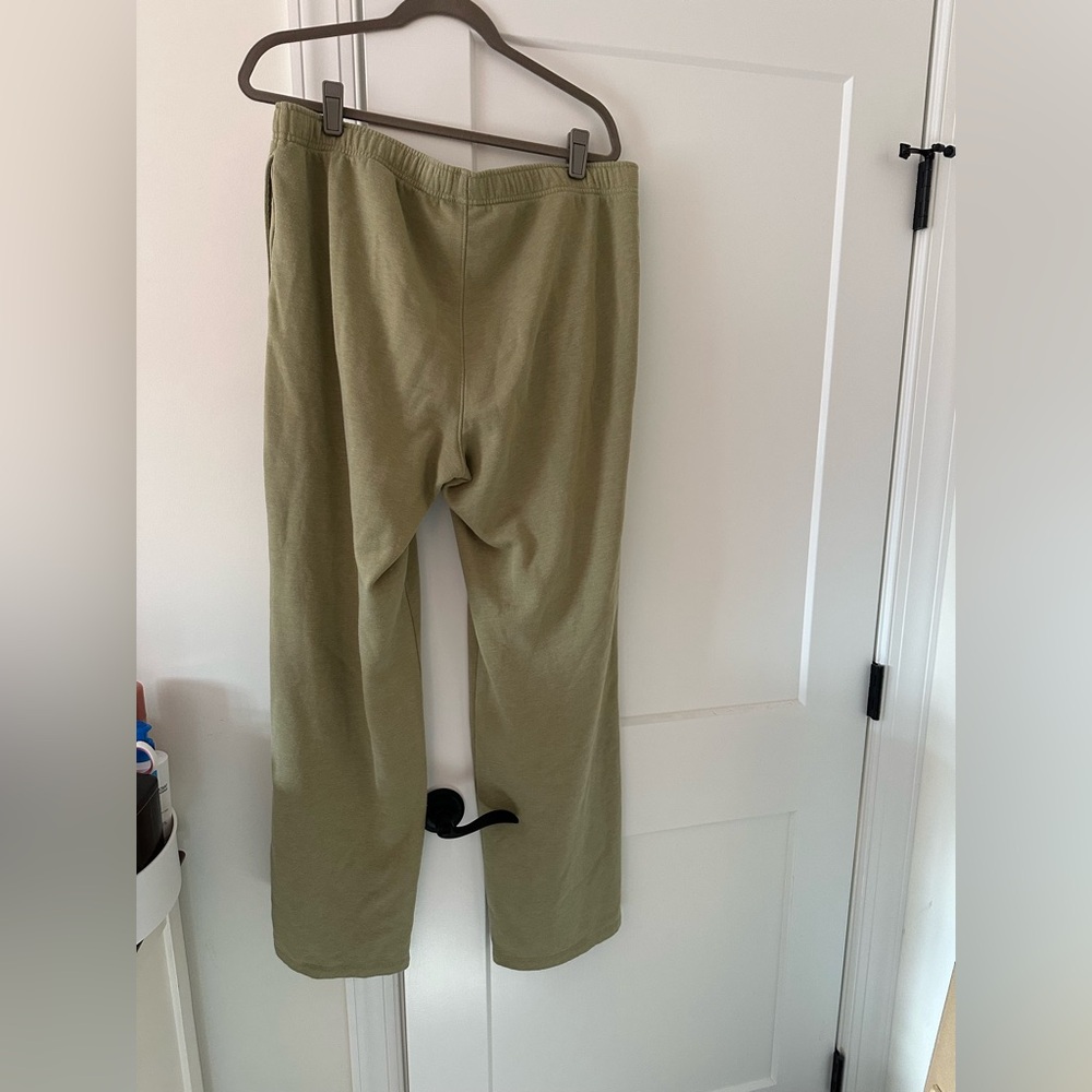 Universal Thread Sweatpants - Picture 2 of 3